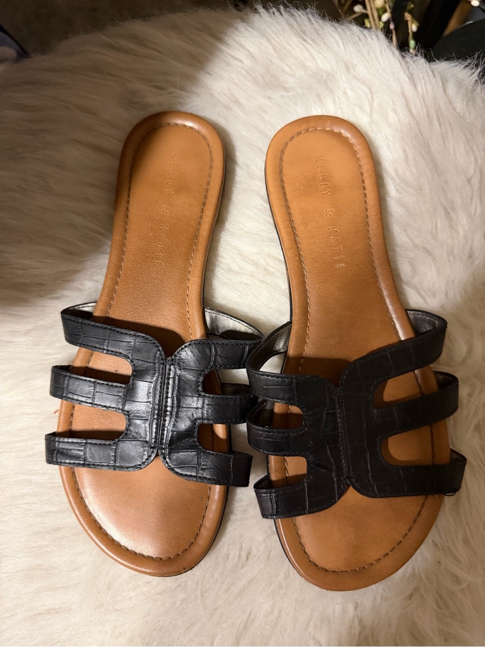 Kelly & Katie Black Strappy Slide Sandals with Tan Footbed